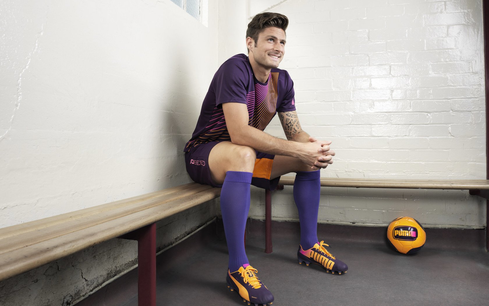 世界杯：退役球星成立慈善基金 将部分商业收入投入草根足球